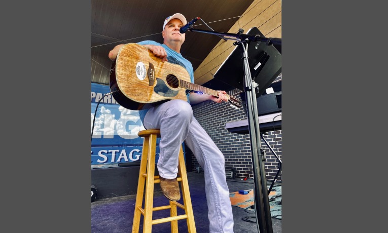 Todd Barrow With New Single “Sit Back and Breathe”